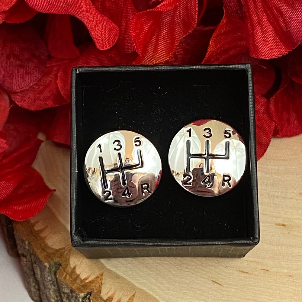5 Speed Silver 5th Gearshift Cufflinks - Picture 14 of 16